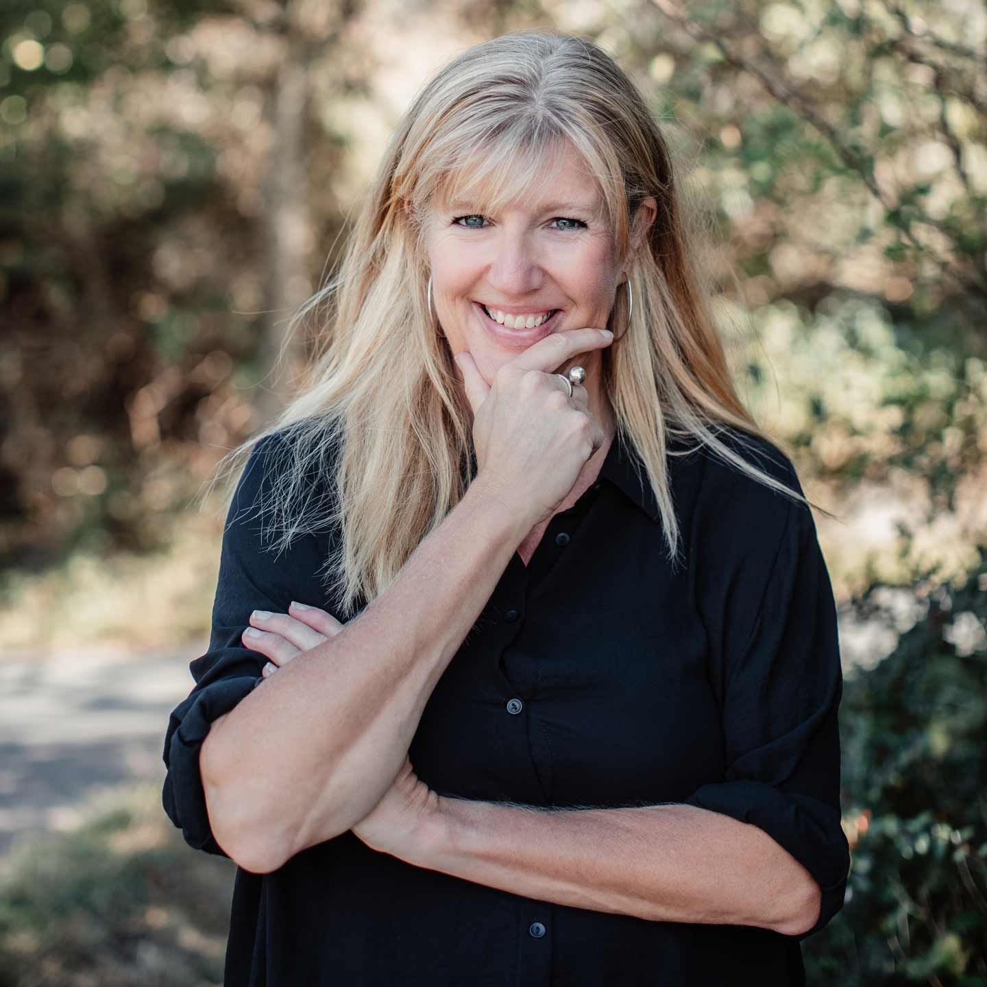 Malin Oest, Huvudfoting